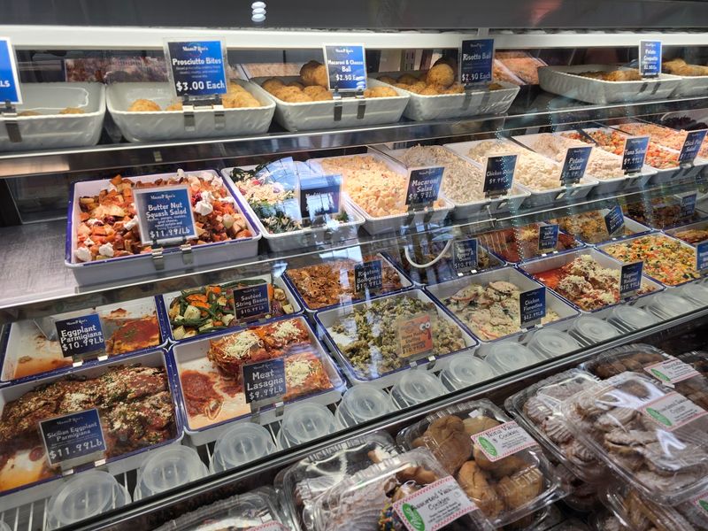 A Deli Counter That Pulls You In Right Away A Deli Counter That Pulls You In Right Away