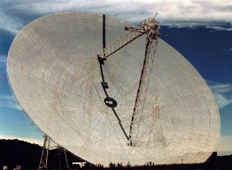 A Dish That Adjusts Itself One Panel At A Time