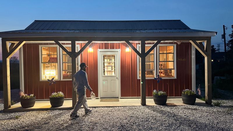A Farm Shop That Never Closes Its Door A Farm Shop That Never Closes Its Door