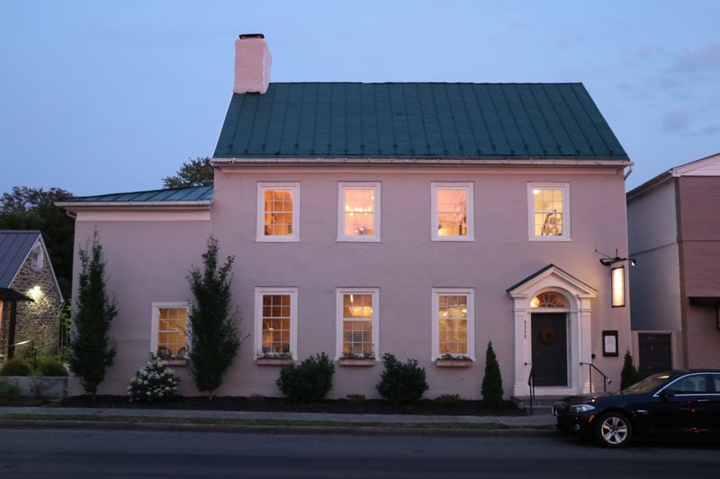 A Historic House That Traded Front Porches For Dinner Service A Historic House That Traded Front Porches For Dinner Service