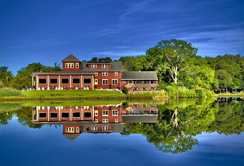 A Lakeside Dining Room With Big Windows A Lakeside Dining Room With Big Windows