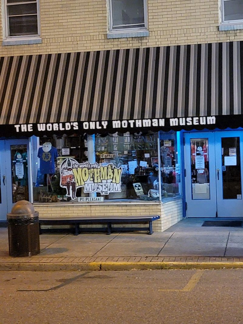 A Main Street Storefront With a Winged Reputation