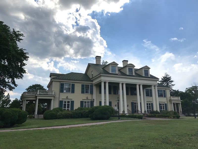 A Mansion That Rose Again A Mansion That Rose Again