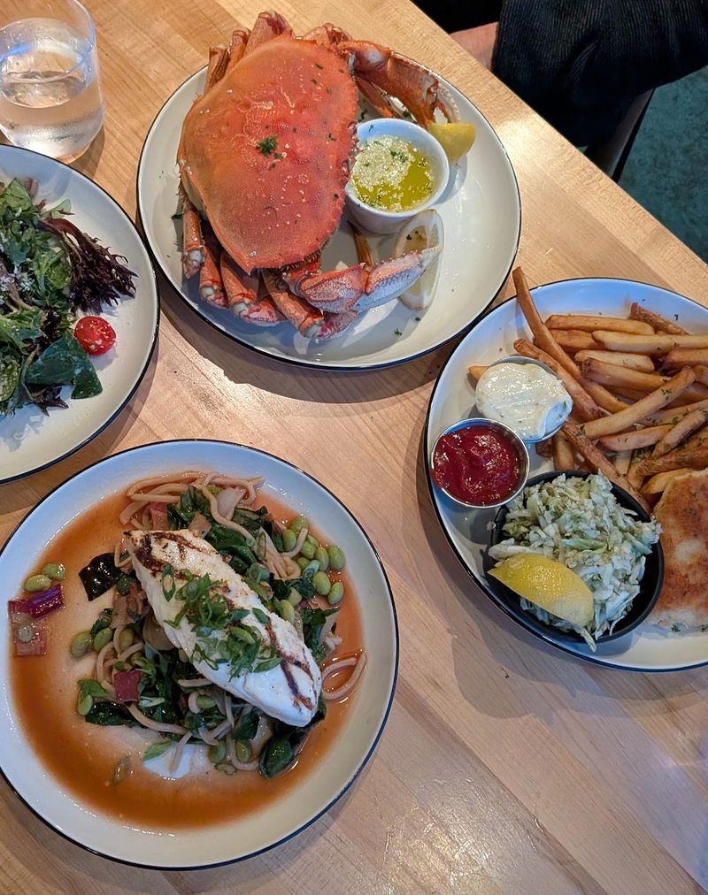 A Menu Built Around Whatever the Boats Bring In