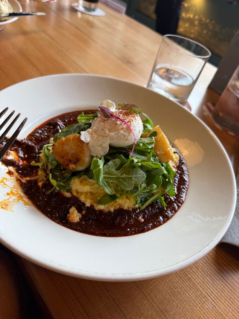A Midtown Location Made for a Full Day of Wandering