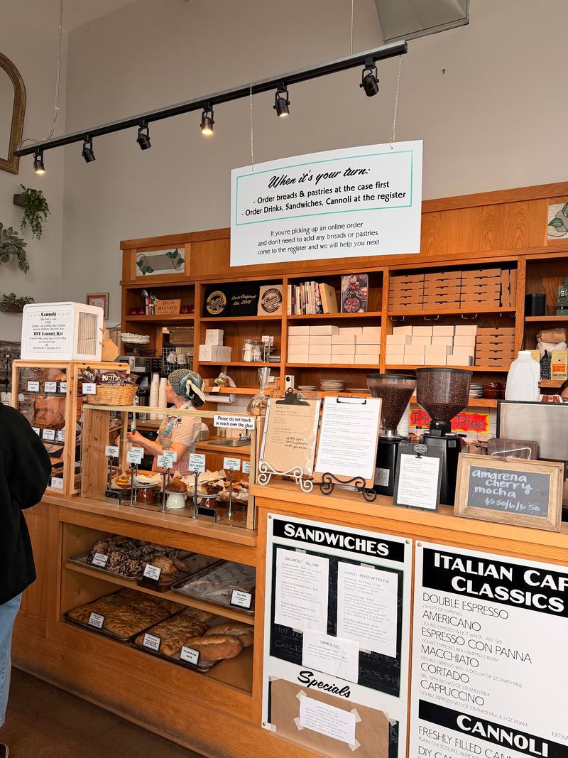 A Neighborhood Gem in the Heart of Lents A Neighborhood Gem in the Heart of Lents