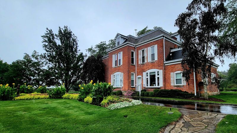 A New Home Inside an 1880s Manor House