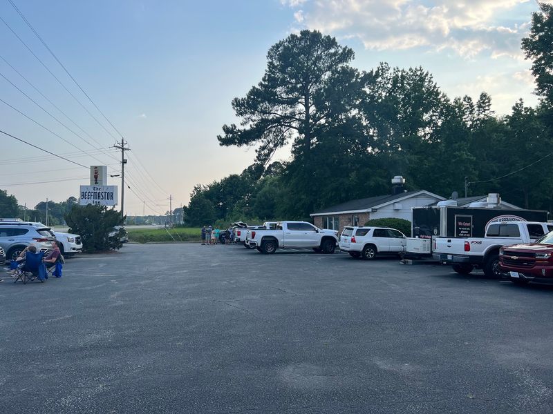 A Parking Lot That Turns Into a Tailgate A Parking Lot That Turns Into a Tailgate