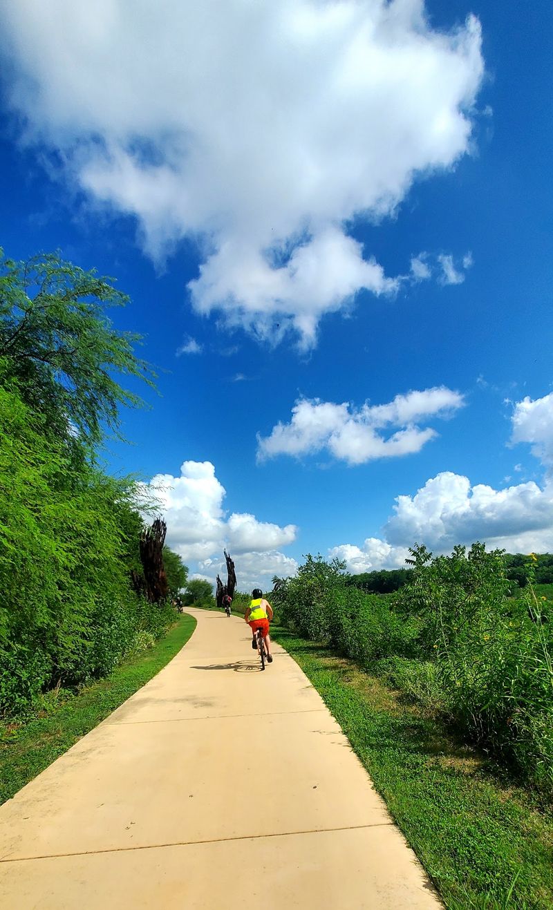 A River Path Built for Easy Wandering
