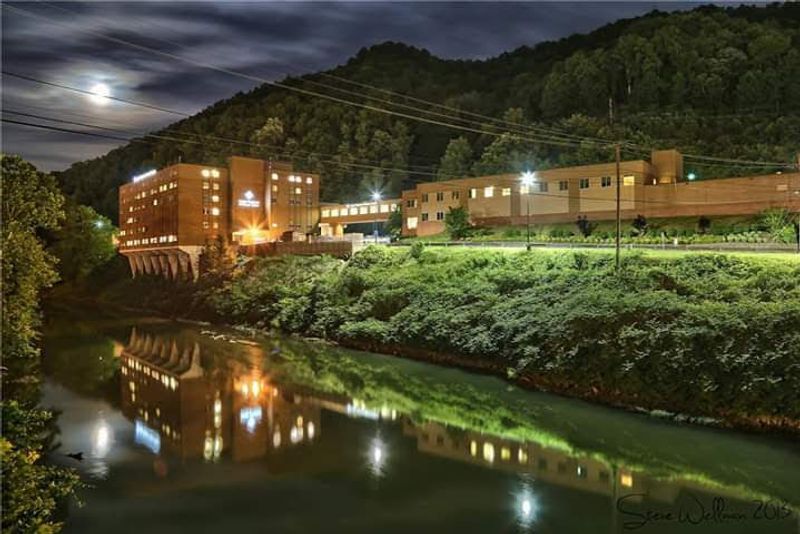 A River Town Cradled in the Southern Coalfields A River Town Cradled in the Southern Coalfields