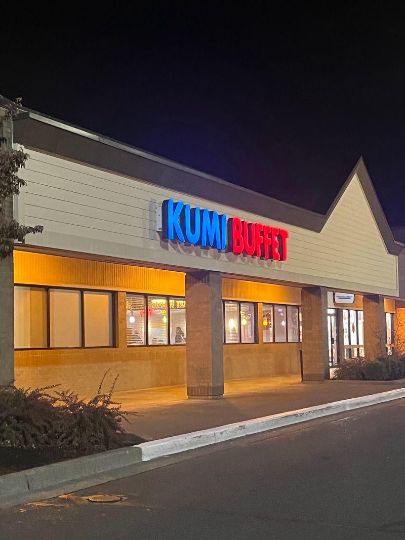 A Shopping Plaza Setting That Hides A Big Surprise A Shopping Plaza Setting That Hides A Big Surprise