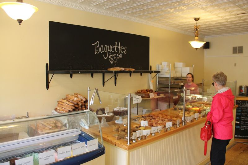 A Small Shop With a Big Morning Rhythm A Small Shop With a Big Morning Rhythm