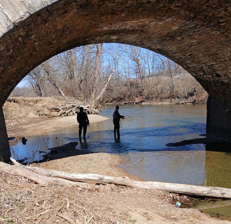 A Spot Where Anglers Gather A Spot Where Anglers Gather