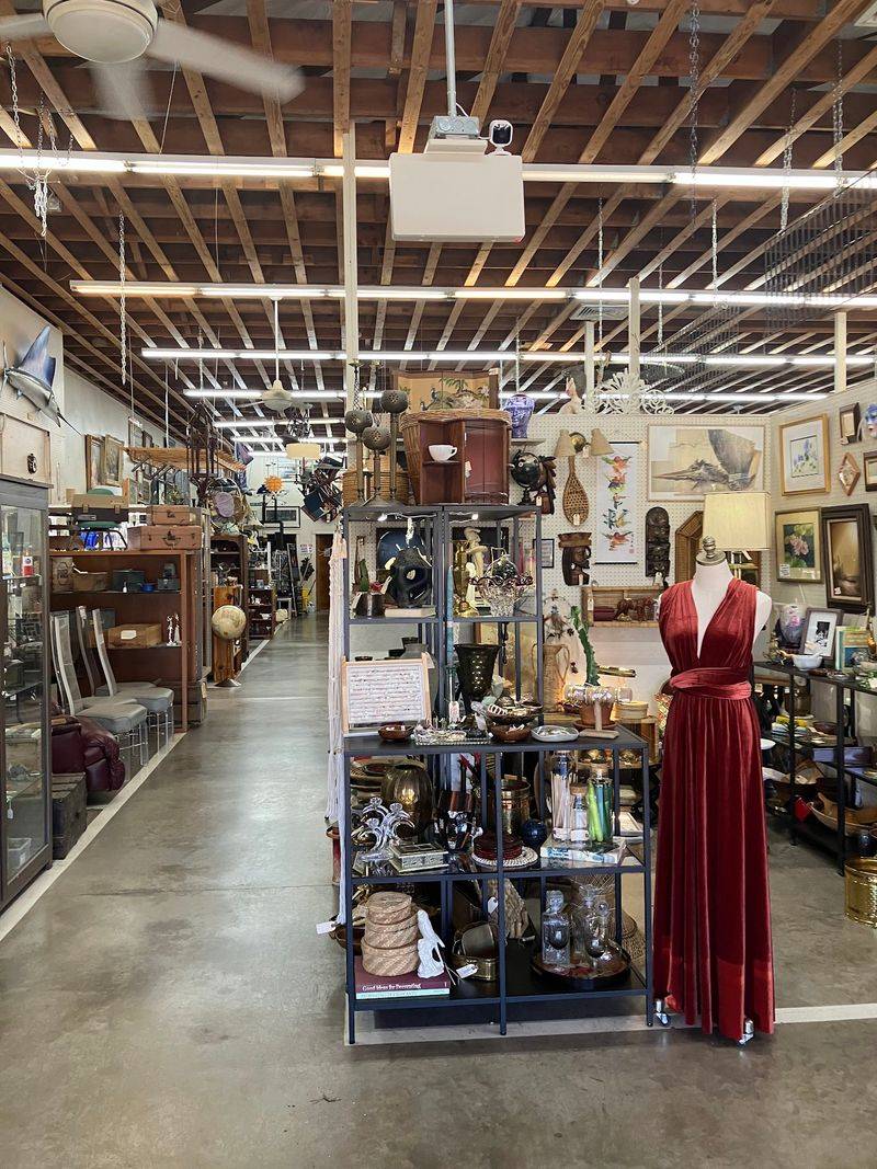 A Warehouse That Rewards Slow Wandering A Warehouse That Rewards Slow Wandering