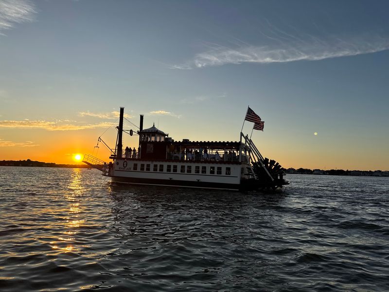 An 85-Foot Paddle-Wheeler That Feels Straight Out Of Another Century An 85-Foot Paddle-Wheeler That Feels Straight Out Of Another Century