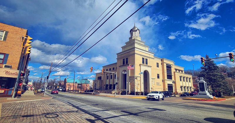 An Arts Scene Anchored by the Ice House