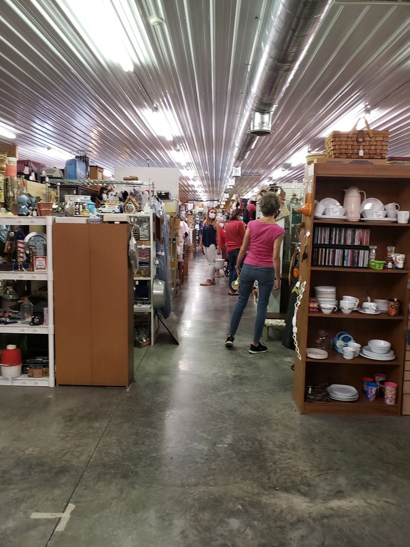 Antique Heaven for Nostalgia Lovers Antique Heaven for Nostalgia Lovers