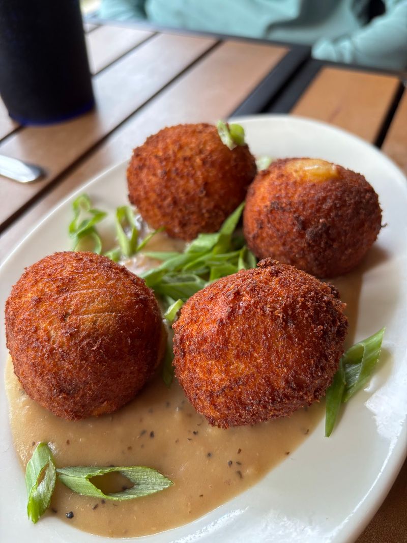 Appetizers, Dirty Sauce, and the Stuff Regulars Order First