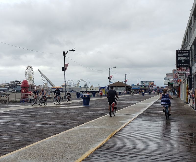 Biking The Coast On A Twelve-Mile Loop Biking The Coast On A Twelve-Mile Loop