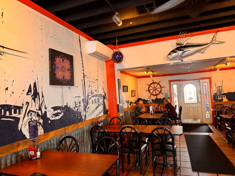 Boathouse Style Décor With A Sense Of Humor