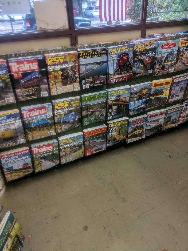 Books, Magazines And Reading Material For Railfans