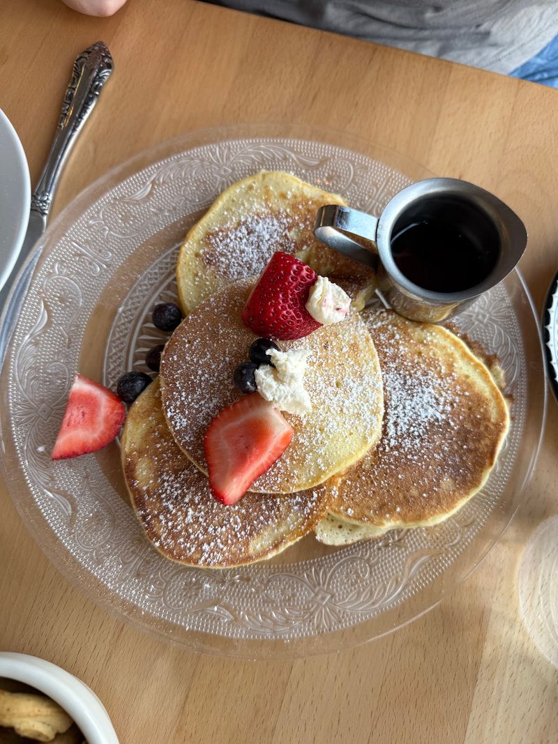 Bottomless Brunch That Delivers on Every Single Promise