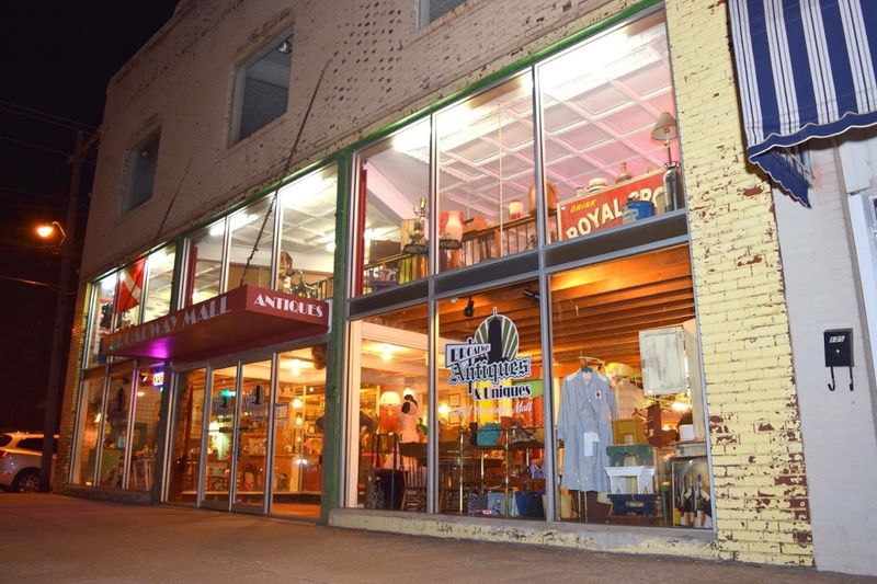 Broadway Antiques & Uniques Broadway Antiques & Uniques