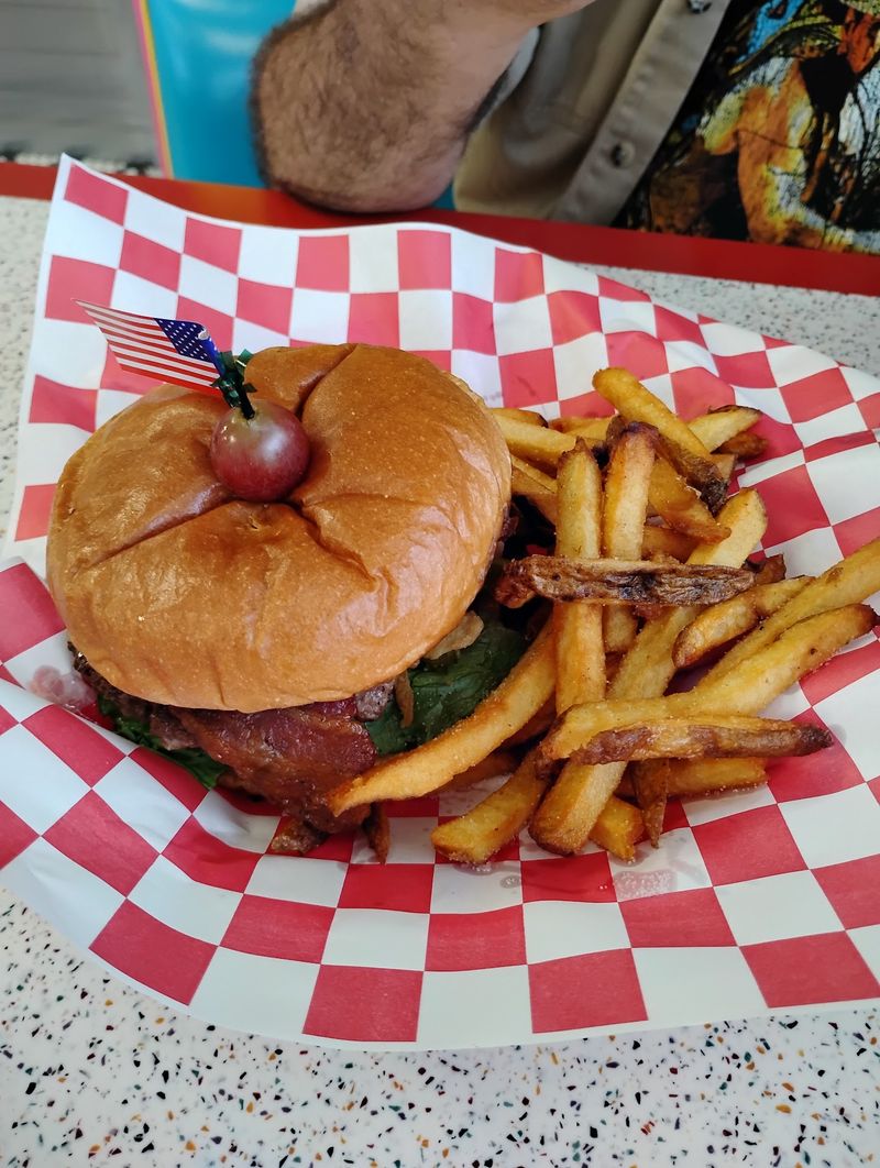 Burgers, Steak Sandwiches, and Comfort Chow Burgers, Steak Sandwiches, and Comfort Chow