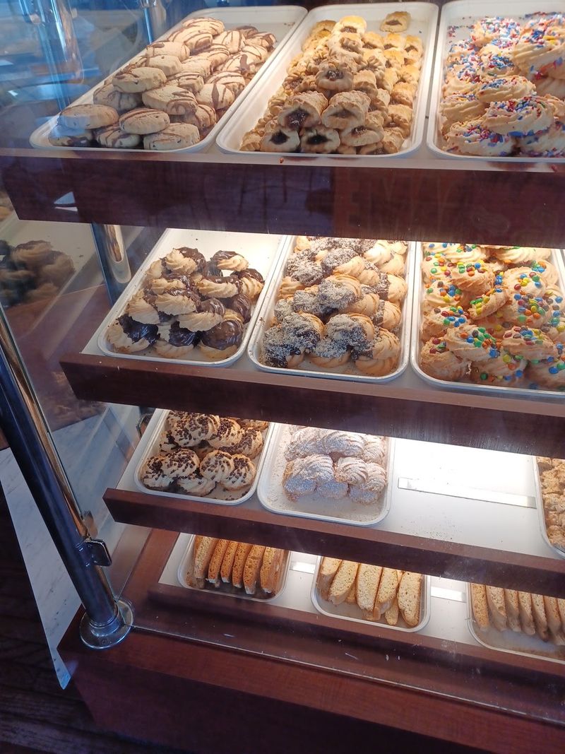 Cannoli Worth the Trip