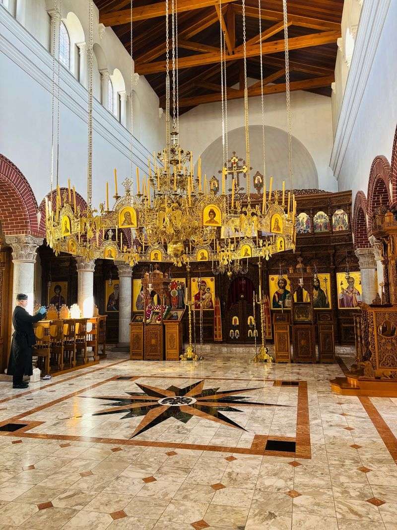 Chapel of the Glykophilousa and the Farmhouse Story
