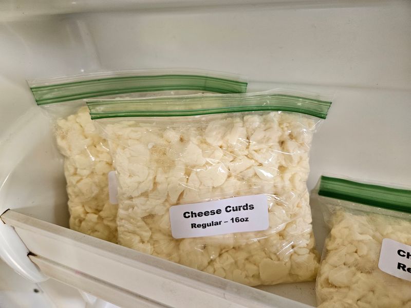 Cheese Curds That Squeak Like They Should Cheese Curds That Squeak Like They Should