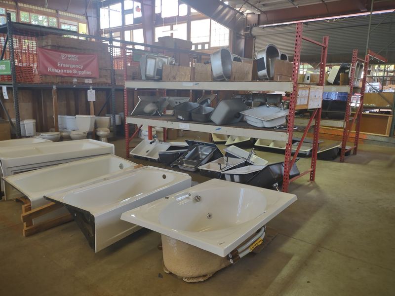 Claw Foot Tubs, Sinks And Bathroom Finds Claw Foot Tubs, Sinks And Bathroom Finds