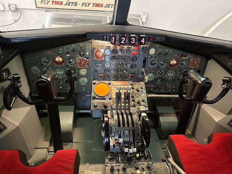 Cockpit Trainers From Real Jetliners Cockpit Trainers From Real Jetliners