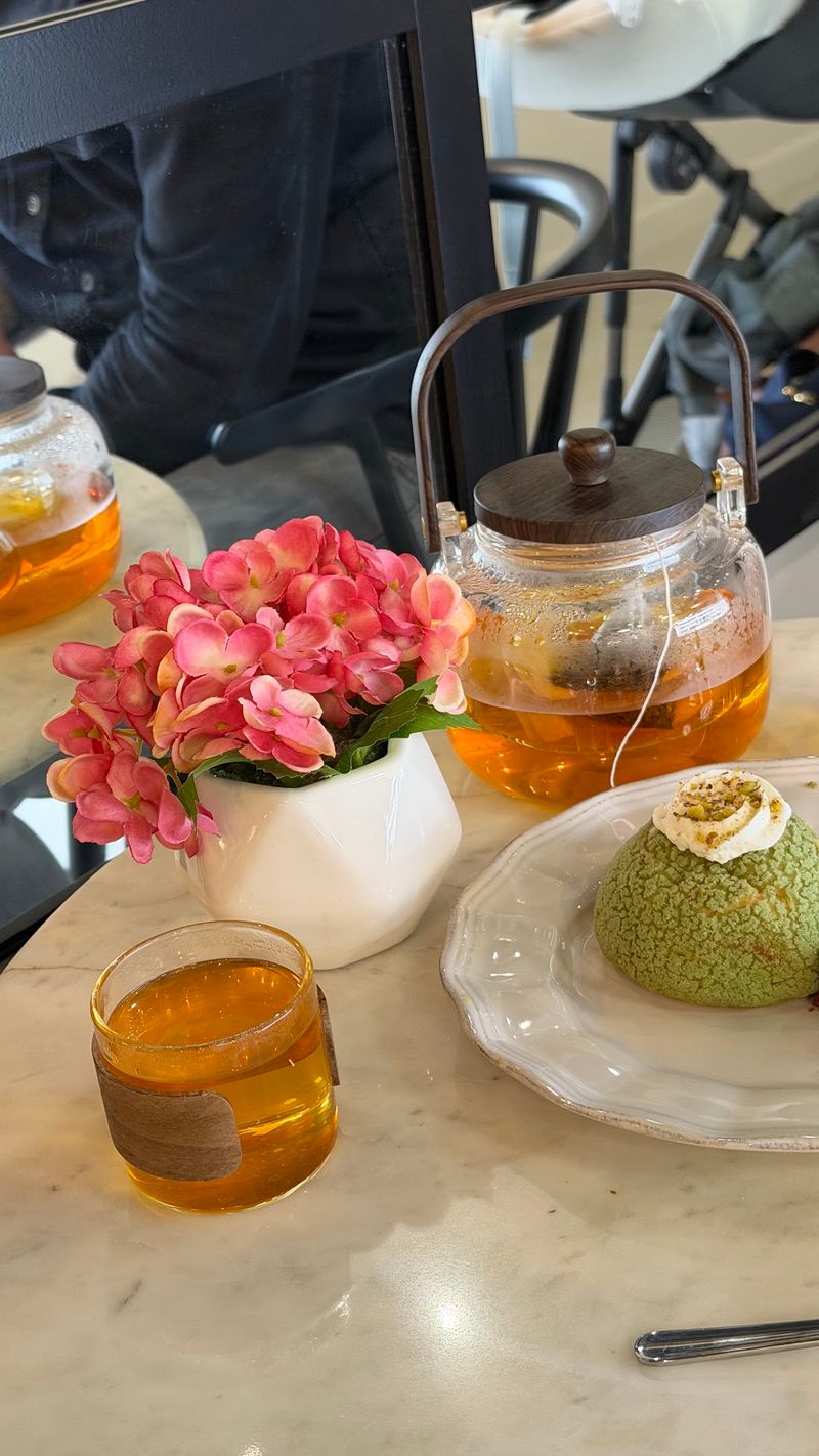 Coffee And Tashkent Tea For The Slow Sit