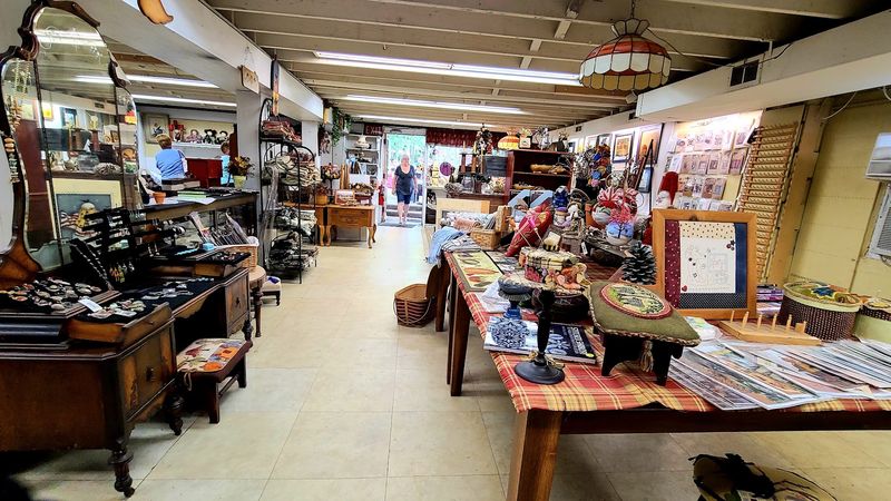 Coins, Costume Jewelry and Stylish Secondhand Finds Coins, Costume Jewelry and Stylish Secondhand Finds