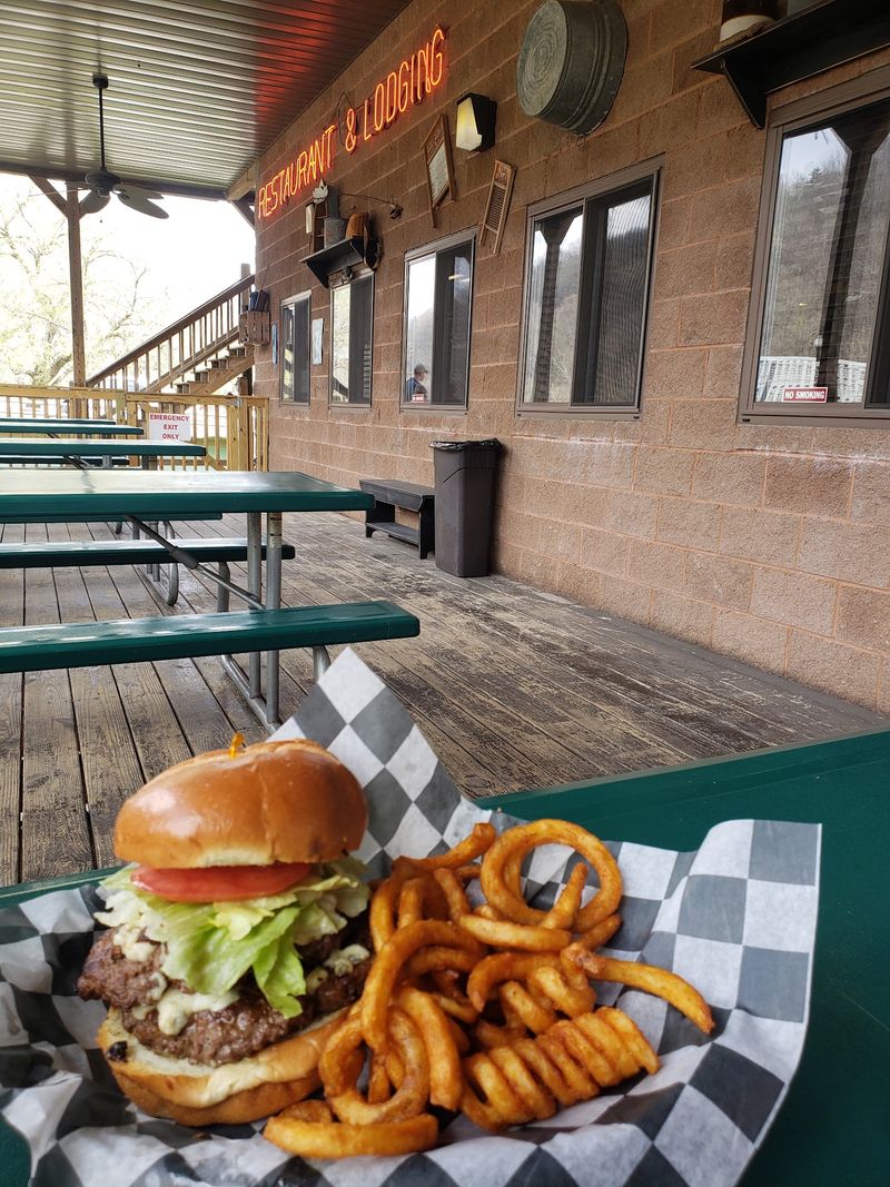 Comfort Food and Riverside Tables Comfort Food and Riverside Tables