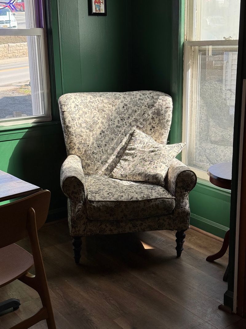 Comfy Chairs Made for Long Afternoons