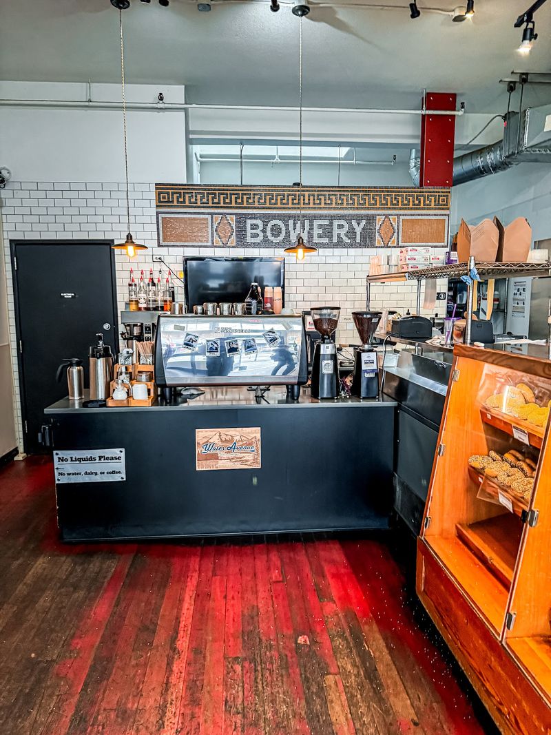 Counter Service That Keeps Things Moving