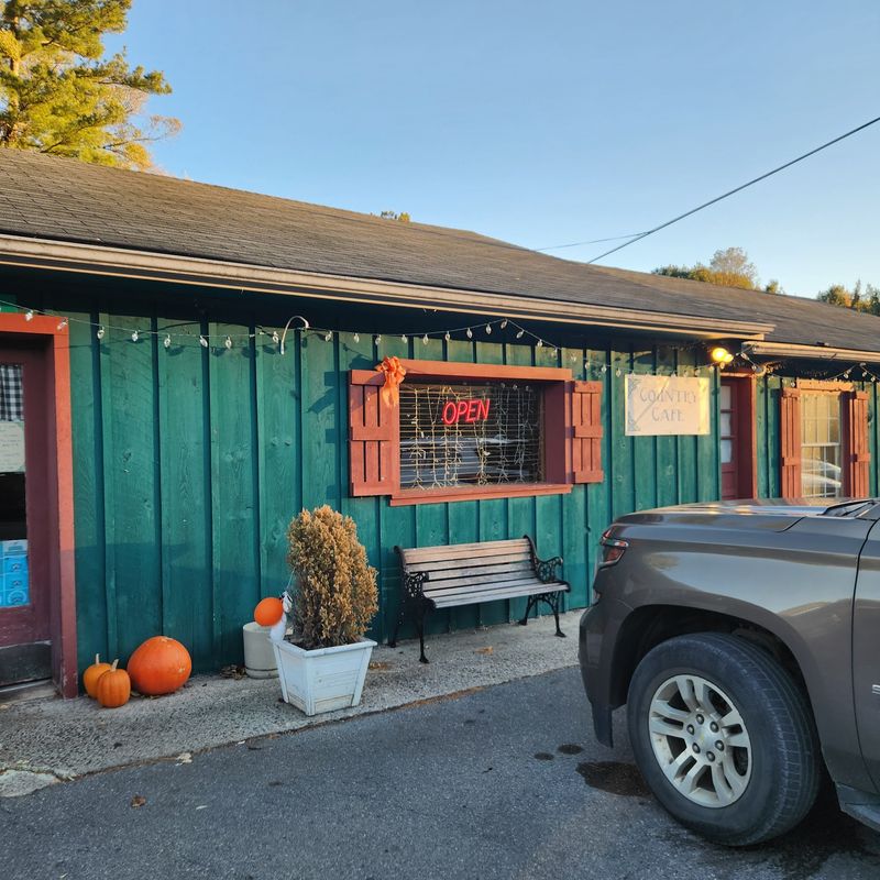 Country Cafe Hot Springs' Unpretentious Delights