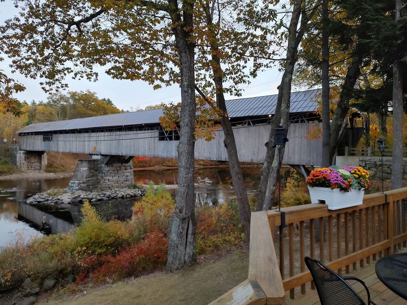 Covered Bridge Farm Table in Campton