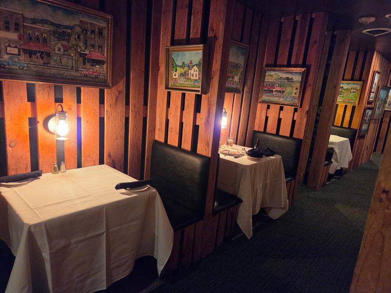 Cozy Booths With Lumberjack Swagger Cozy Booths With Lumberjack Swagger