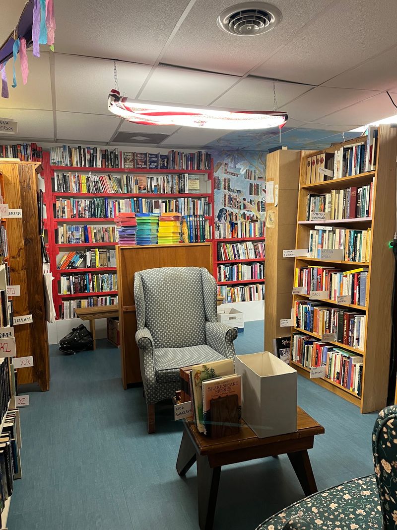 Cozy Chairs, Murals, and Warm Light Cozy Chairs, Murals, and Warm Light