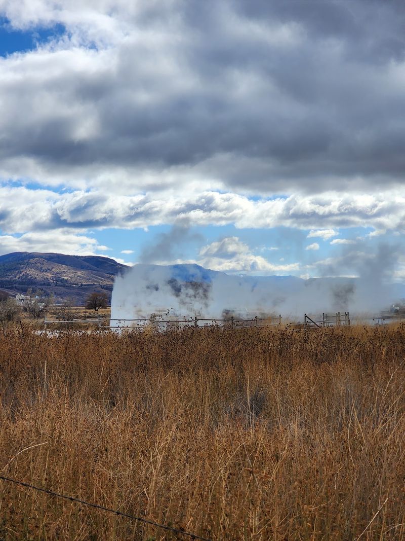 Crump Geyser, the Lost Cousin Crump Geyser, the Lost Cousin
