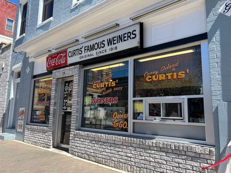 Curtis Famous Weiner Curtis Famous Weiner