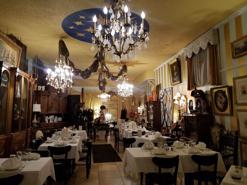 Dining Among Breakfronts, Chandeliers And Curiosities
