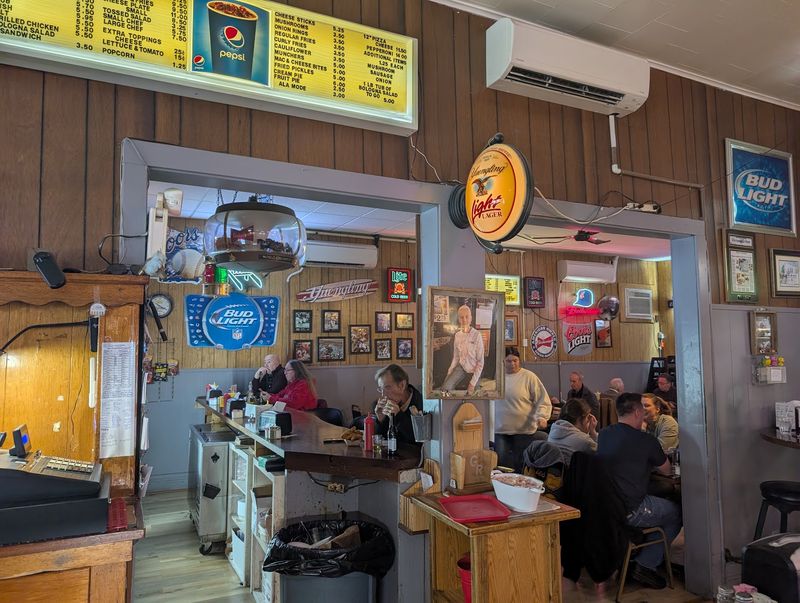 Down-Home Atmosphere and Old-School Charm Down-Home Atmosphere and Old-School Charm