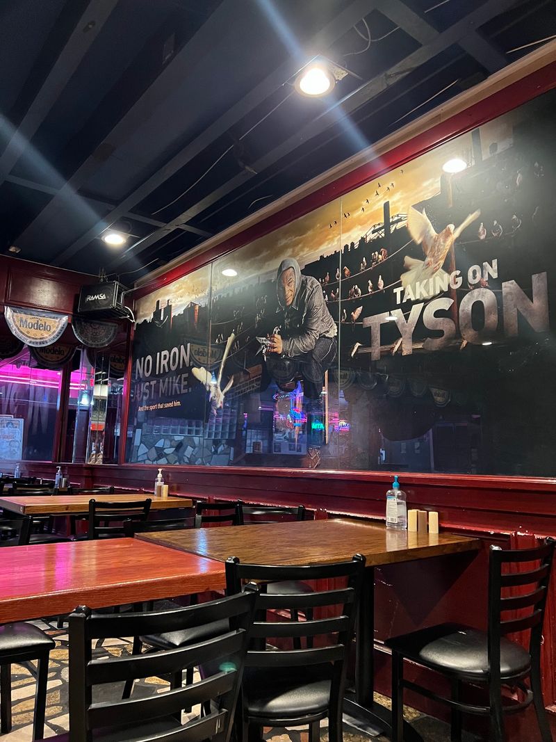 Downtown Regulars and a Room That Feels Lived In