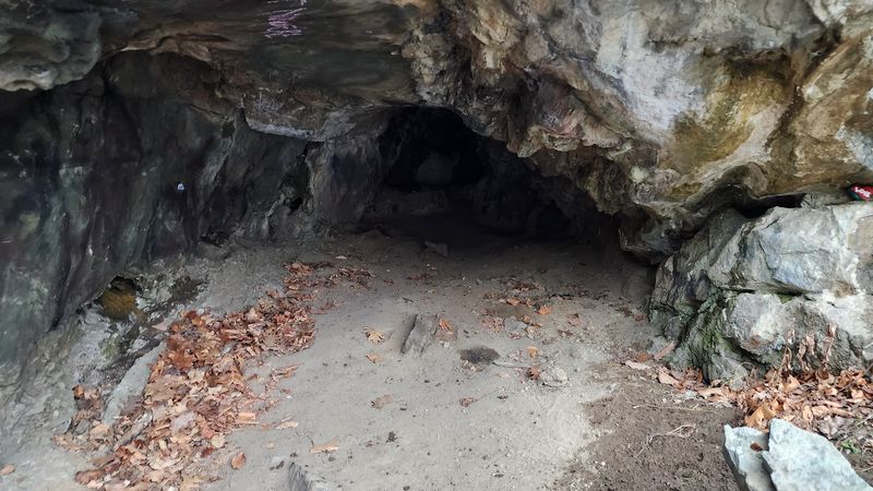 Fairy Hole Cave Hiding Along The Shore Fairy Hole Cave Hiding Along The Shore