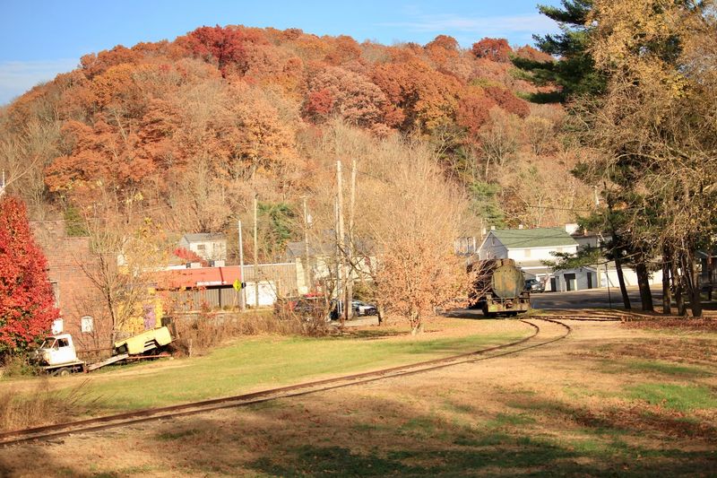Fall Foliage Rides Through the Valley Fall Foliage Rides Through the Valley