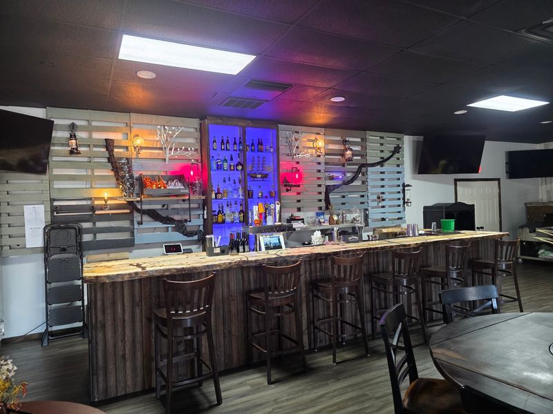 Family Tree-Ts Restaurant Clifton Forge's Welcoming Retreat